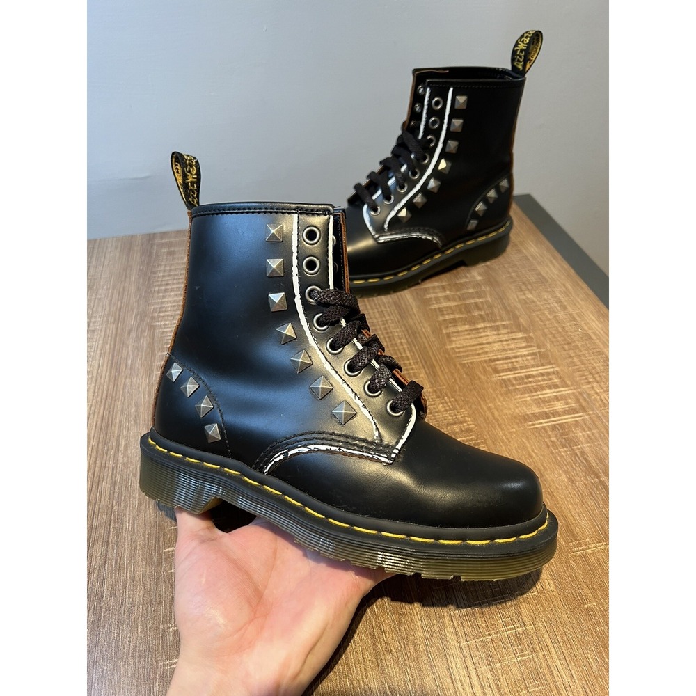 UNISEX DR MARTENS 1460 STUD BLACK LEATHER BOOTS SZ 6 L 5 M